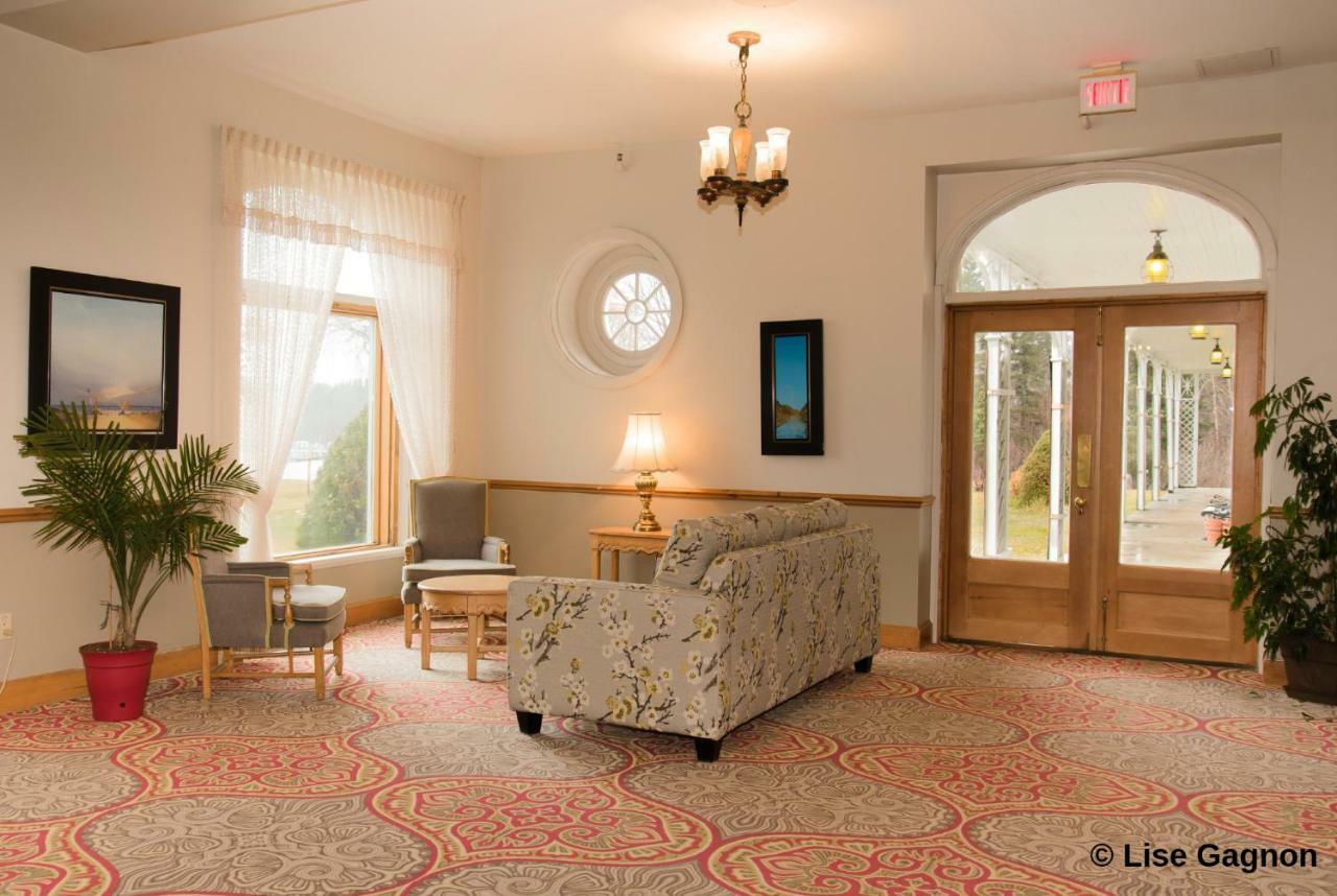 Hotel Tadoussac Eksteriør billede